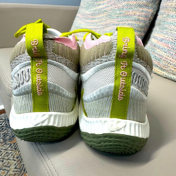 Nike Basketball Cosmic Unity 3 “Bring it Outside”, Size 10.5 - Picture 2 of 7